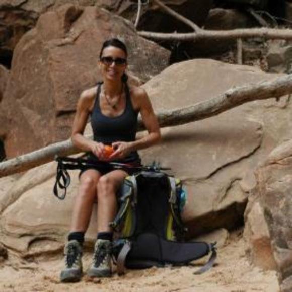 Meet your Posher, Danielle - Picture 1 of 1